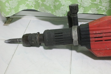 เครื่องสกัดคอนกรีตไฟฟ้า ยี่ห้อ ฮิลติ TE905 AVR กำลังสูงพร้อมใช้ครับ