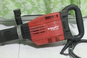 เครื่องสกัดคอนกรีตไฟฟ้า ยี่ห้อ ฮิลติ TE905 AVR กำลังสูงพร้อมใช้ครับ