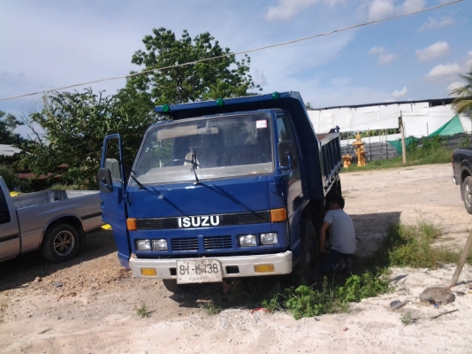 รถอีซูซุ