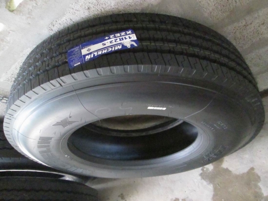ขายยางใหม่ปี 2013 ครับ มิชลิน 11r 22.5 (4เส้น)