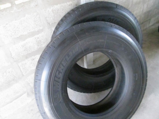 ขายยางใหม่ปี 2013 ครับ มิชลิน 11r 22.5 (4เส้น)