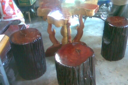 ชุดโต๊ะไม้ประดู่เป็นไม้ประดู่ไม้สวยมากครับ มีโต๊ะกลาง 1 ตัว และชุดนั่ง 3 ตัวเส้นผ่าศูนย์กลางตัวนั่งประมาณ 12 นิ้ว เป็นไม้ประดู่ทั้งหมดครับราคานี้คุ้มครับ ชุดโต๊ะไม้ประดู่เป็นไม้ประดู่ไม้สวยมากครับ มีโต๊ะกลาง 1 ตัว และชุดนั่ง 3 ตัวเส้นผ่าศูนย์กลางตัวนั่งประมาณ 12 นิ้ว เป็นไม้ประดู่ทั้งหมดครับราคานี้คุ้มครับ