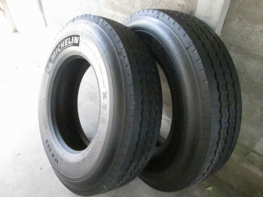 ขายยางใหม่ปี 2013 ครับ มิชลิน 11r 22.5 (4เส้น)