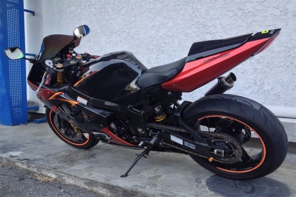 *** ปรับราคาใหม่!!! (รับแลก/เทริน) ขาย SUZUKI GSXR 1000 K4 แต่งเต็ม สวยๆ โหดๆ สักคันค่ะ ***