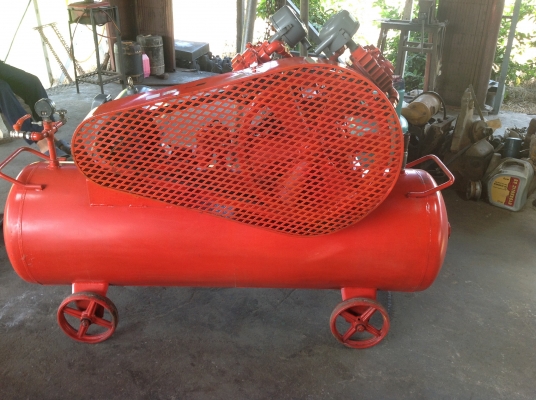 ขายเครื่องปั้มลมเก่าญี่ปุ่นยี่ห้อ EARTH FUJI ขนาด 5 แรง 4 สูบทูสเตด รุ่นใหม่ถัง260 ลิตร ไฟ 380 V สภาพสวยมากๆพร้อมใช้งาน ขายเครื่องปั้มลมเก่าญี่ปุ่นยี่ห้อ EARTH FUJI ขนาด 5 แรง 4 สูบทูสเตด รุ่นใหม่ถัง260 ลิตร ไฟ 380 V สภาพสวยมากๆพร้อมใช้งาน