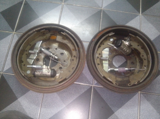ขายจานเบรคหลังวีโก้+กระบอกเบรค+ผ้าเบรคหลัง1คู่ 3000