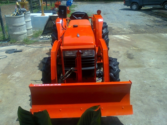ขายรถไถคูโบต้า L3408 พร้อมอูปกรณ์ต่อพ่วง 2 ชิ้น ทะเบียนพร้อมชุดโอนพร้อมใช้พร้อมทำงาน