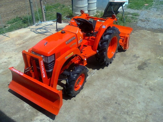 ขายรถไถคูโบต้า L3408 พร้อมอูปกรณ์ต่อพ่วง 2 ชิ้น ทะเบียนพร้อมชุดโอนพร้อมใช้พร้อมทำงาน