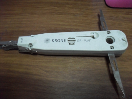 คีมเข้าสายโทรศัพย์,  เข้าสายแลน KRONE  HR-8801