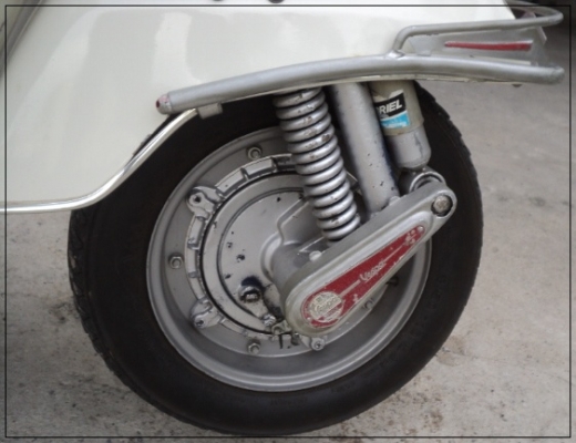 VESPA สปี๊นหัวกลมคอเล็ก อิตาลีแท้ๆครับ 37000 บาท