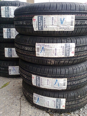 ขายยาง185 70 14 ใหม่ชุดละ4800 kumho 0806260417 ล็กครับ