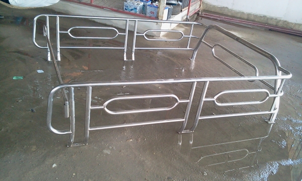 คอกสแตนเลส