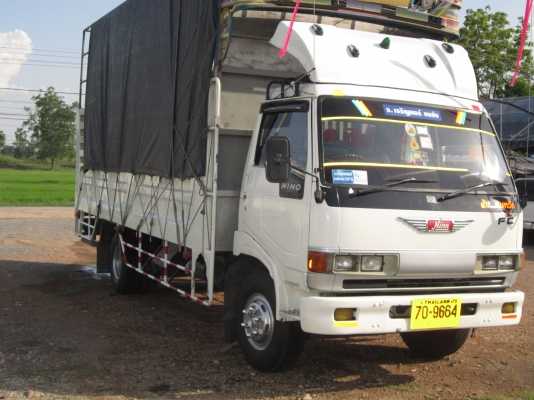 HINO-MEGA6ล้อสภาพสวยพร้อมใช้5.50เมตร HINO-MEGA6ล้อสภาพสวยพร้อมใช้5.50เมตร