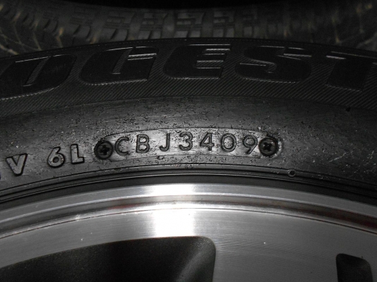 ขายล้อแม็ก Toyota Vigo ขอบ 15 พร้อมยางปลายปี 09 /เทิร์นได้-ใส่ฟรีค่ะ