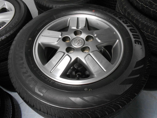 ขายล้อแม็ก Toyota Vigo ขอบ 15 พร้อมยางปลายปี 09 /เทิร์นได้-ใส่ฟรีค่ะ