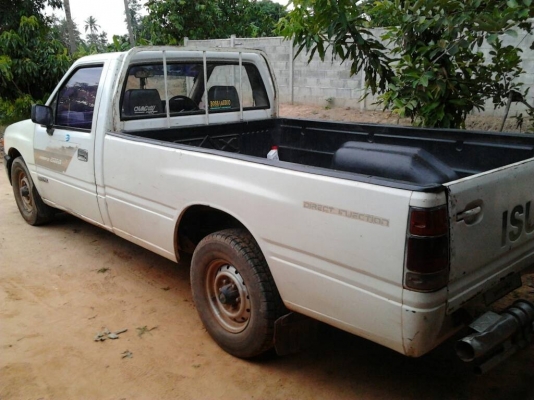 ISUZU TFR มังกรทอง SPARK EX 2.5 MT ปี 32 รถบ้านสภาพดีมากครับพร้อมใช้งาน เครื่องแห้งแรงดี ภายในเก๋งคอนโซลสวยครบ วิทยุเทป แอร์เย็น กระบะปูพื้นยางลายเนอร์ไม่มีผุกร่อน ช่วงล่างคัชซีสวยไม่มีผุ ยางสภาพดี 60\% พร้อมใช้งาน เอกสารทะเบียนครบพร้อมโอน ราคาต่อรองได้ครั