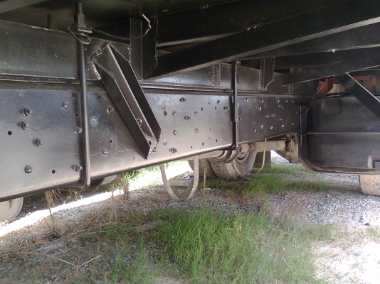 ขายรถบรรทุก6ล้อตู้แห้ง10บาน