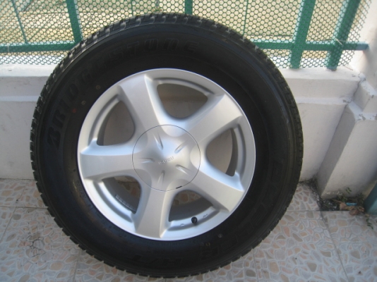 ขายล้อแม็ก All New Isuzu d-max 17"x7" et33 6รู139 +ยางปี 1513 ครับ  (081-3747940)
