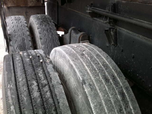 รถอิซูซุ 10 ล้อดั้ม  FXZ 270 แรงม้า ปี 47  ( ขายแม่ลูก )  สนใจติดต่อ 081 - 6079515