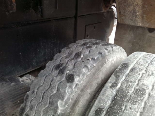 รถอิซูซุ 10 ล้อดั้ม  FXZ 270 แรงม้า ปี 47  ( ขายแม่ลูก )  สนใจติดต่อ 081 - 6079515