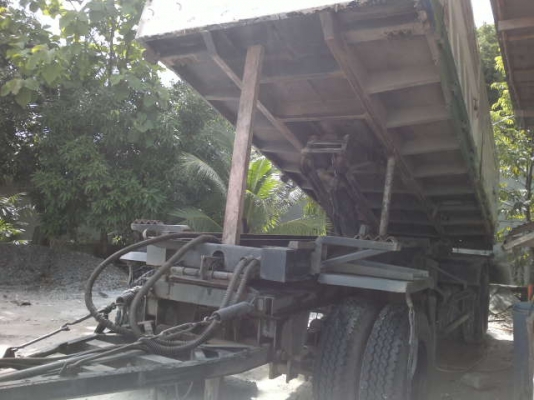 รถอิซูซุ 10 ล้อดั้ม  FXZ 270 แรงม้า ปี 47  ( ขายแม่ลูก )  สนใจติดต่อ 081 - 6079515