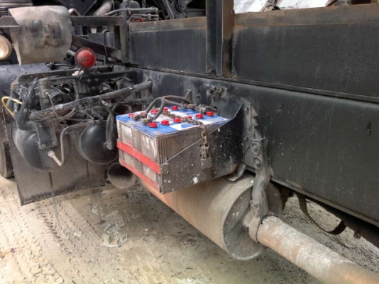 รถอิซูซุ 10 ล้อดั้ม  FXZ 270 แรงม้า ปี 47  ( ขายแม่ลูก )  สนใจติดต่อ 081 - 6079515