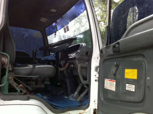 รถอิซูซุ 10 ล้อดั้ม  FXZ 270 แรงม้า ปี 47  ( ขายแม่ลูก )  สนใจติดต่อ 081 - 6079515