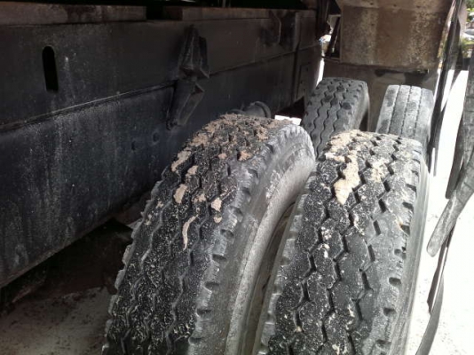 รถอิซูซุ 10 ล้อดั้ม  FXZ 270 แรงม้า ปี 47  ( ขายแม่ลูก )  สนใจติดต่อ 081 - 6079515