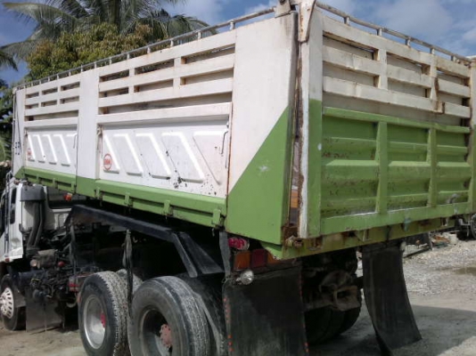 รถอิซูซุ 10 ล้อดั้ม  FXZ 270 แรงม้า ปี 47  ( ขายแม่ลูก )  สนใจติดต่อ 081 - 6079515