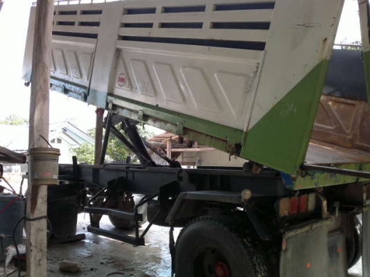 รถอิซูซุ 10 ล้อดั้ม  FXZ 270 แรงม้า ปี 47  ( ขายแม่ลูก )  สนใจติดต่อ 081 - 6079515