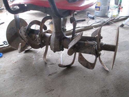 รหัสสินค้า :13001203 เครื่องพรวนดิน สภาพสวยพร้อมใช้งาน อุปกรณ์ติดมาพร้อม เหมาะกับงานพรวนดินแปลงขนาดกลาง-เล็ก