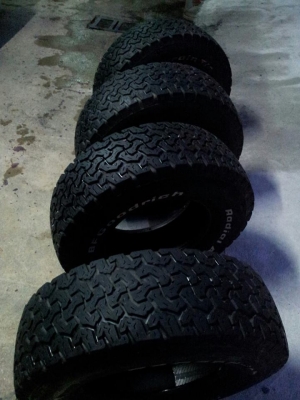 ขายยาง bf 265 75 16  1 ชุด