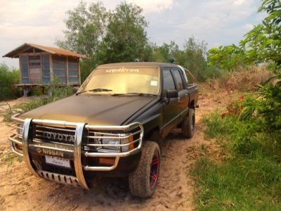 รถกระบะ TOYOTA  ฮีโร่ 4  ประตู  เครื่อง 2L  ตัวถัง LN56  ลดราคาเหลือ  100000