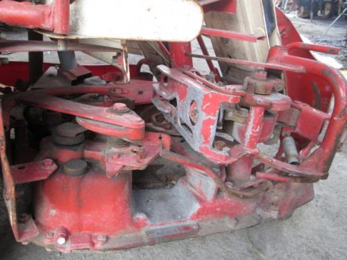 รหัสสินค้า :13001208 รถเกี่ยวข้าวเดินตาม ตัด 2 แถว มีอุปกรณ์ชุดมัดฟางข้าวที่ตัดเป็นก้อนๆ ใช้เกี่ยวหญ้าเลี้ยงสัตว์ได้