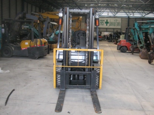 ขายรถฟอร์คลีฟท์ TCM FD25T3 เสา3 เมตรออโต้ ปี2011,87ชม. รถนอกนำเข้า ติดต่อ มานะ 085-9049669