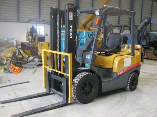 ขายรถฟอร์คลีฟท์ TCM FD25T3 เสา3 เมตรออโต้ ปี2011,87ชม. รถนอกนำเข้า ติดต่อ มานะ 085-9049669