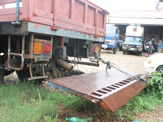 ขายหางพับไฮโดรลิค ติดรถ UD ขนาดใหญ่อุปกรณ์ครบชุด