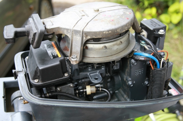 ขายเครื่อง yamaha 6 แรง สองจังหวะ หางยาวครับ ขายเครื่อง yamaha 6 แรง สองจังหวะ หางยาวครับ