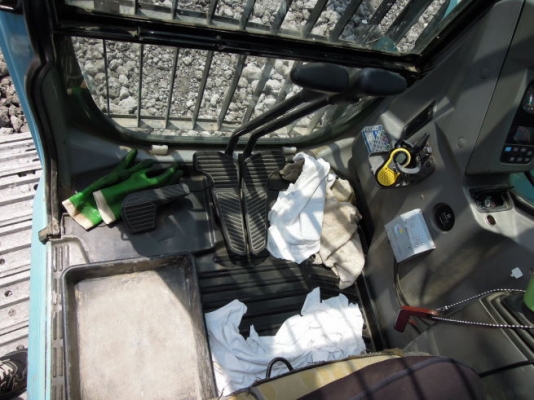 New stock SK200-6E YN09 ปี 2004 นำเข้าจากญี่ปุ่น มีไลน์หัวเจาะ ขายถูกครับ