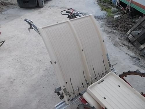 รหัสสินค้า :12000782 รถปลูกข้าวดำนา ขนาด1.7แรง ล้อคู่ 2ขาปลูก สภาพสวยพร้อมใช้งาน