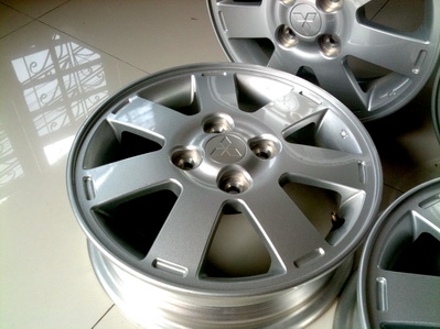 แม็กซ์ มิราจใหม่เอี่ยม 14 นิ้ว ถอดจากป้ายแดง ขนาด 4 รู 100 ใส่ได้เกือบทุกรุ่นที่ขนาดรูน็อต 4 รู ราคา 4,500 บาท แม็กซ์ มิราจใหม่เอี่ยม 14 นิ้ว ถอดจากป้ายแดง ขนาด 4 รู 100 ใส่ได้เกือบทุกรุ่นที่ขนาดรูน็อต 4 รู ราคา 4,500 บาท