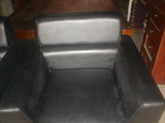 เก้าอี้โซฟา  ขาไม้ แข็งแรง  สภาพใช้ได้  ขายถูกๆๆ ราคาชาวบ้าน