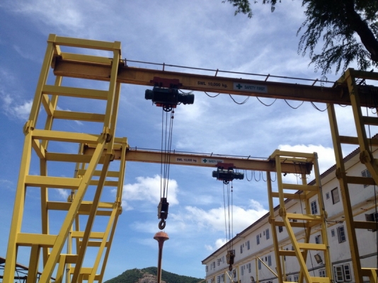 ขายเครนสนามขนาด 10ตัน 2 ตัว, 5 ตัน 2 ตัว ยี่ห้อ BlackBear พร้อมใช้ราคาไม่แพง