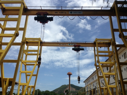 ขายเครนสนามขนาด 10ตัน 2 ตัว, 5 ตัน 2 ตัว ยี่ห้อ BlackBear พร้อมใช้ราคาไม่แพง