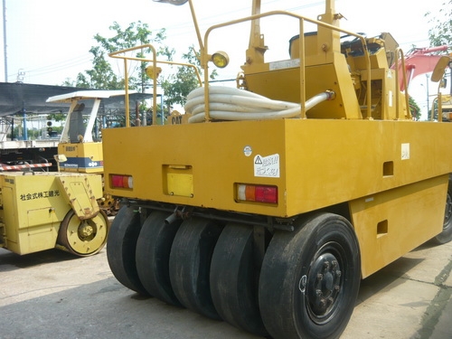 รถบด 9 ล้อยาง Sakai TS200 รถนอก นำเข้าจากญี่ปุ่น พร้อมลุยงานทุกสถานะ เอกสารครบพร้อมจัดไฟแนนท์