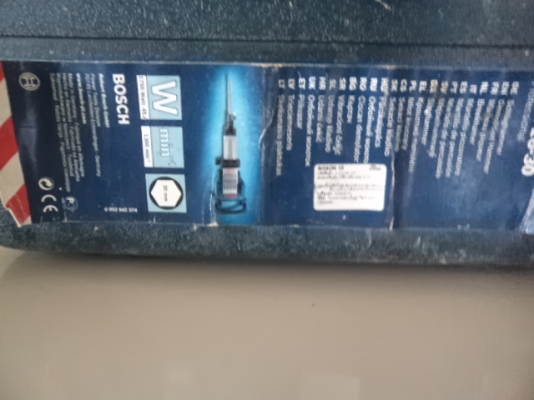 ขายเครื่องสกัดคอนกรีต Bosch gsh 16-30 professional ของแท้ 100 \%       ข้อมูลทางเทคนิคเครื่องสกัดคอนกรีต Bosch GSH 16-30 (1750w.)   	   - กำลังไฟเข้าพิกัด 	 1750 W  - แรงกระแทก 	 45 J  - อัตรากระแทกที่ความเร็วพิกัด 	 1300 ครั้ง/นาที  - น้ำหนักไม่รวมสายไฟ