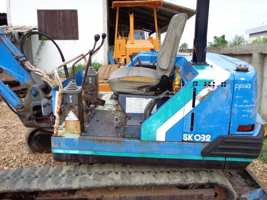 ขายรถแมคโคร KOBELCO SK 032 ติดต่อคุณยุทธิ์ โทร. 081-9870866 คุณจิ๊ด โทร. 089-7949488