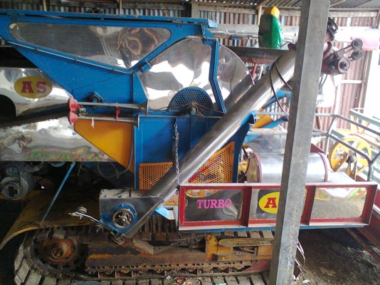 ขายรถเกื่ยวของอู่ เอ.เอส.พัฒนา เครื่องมิตซูสองร้อยหกสิบแรง