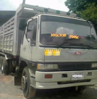 HINO FM 3M - 240 HP M10C ปี 40 สิบล้อดั๊มพ์ 2 เพลา รถมีระบบลากพ่วงครบพร้อมใช้งาน กระบะดั๊มพ์เหล็ก 12 ตันสภาพสวย เครื่องแรงดีไม่มีเยิ้ม ภายในเก๋งคอนโซลสวยครบ แอร์เย็น พวงมาลัยเพาเวอร์ เบรคทริ๊ปฟี้ ช่วงล่างยางสภาพดี 70\% พร้อมบรรทุกพร้อมใช้งาน เอกสารทะเบียนภ