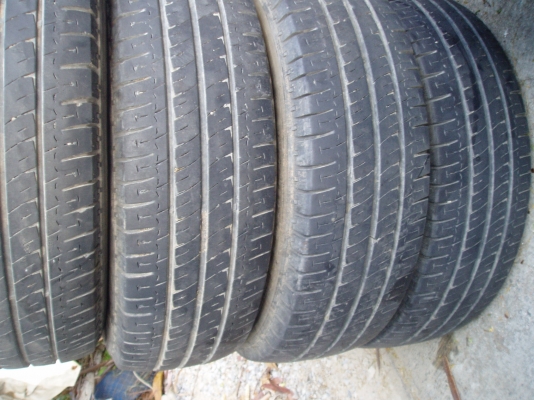 ขายยาง195 60 15 ขายยาง195 60 15